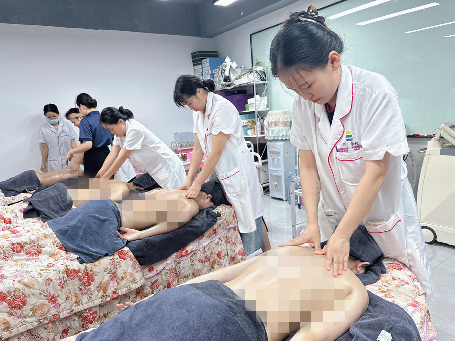 廣西美容美體專業(yè)：肩部按摩的功效