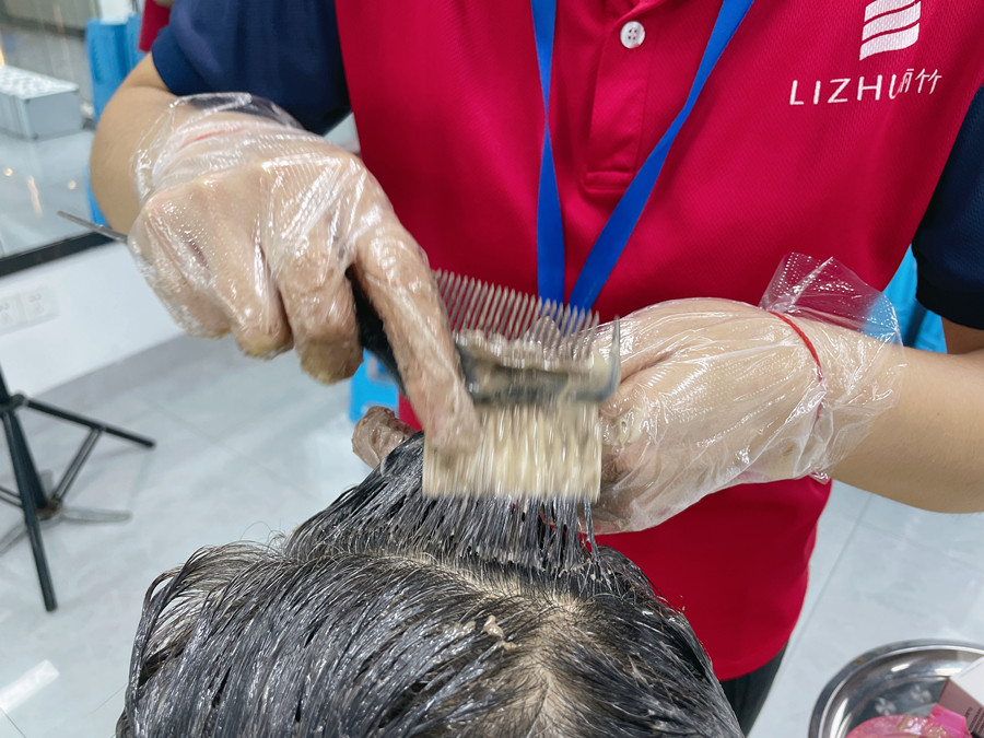 泡沫染發(fā)劑的使用技巧，廣西燙染培訓學校分享