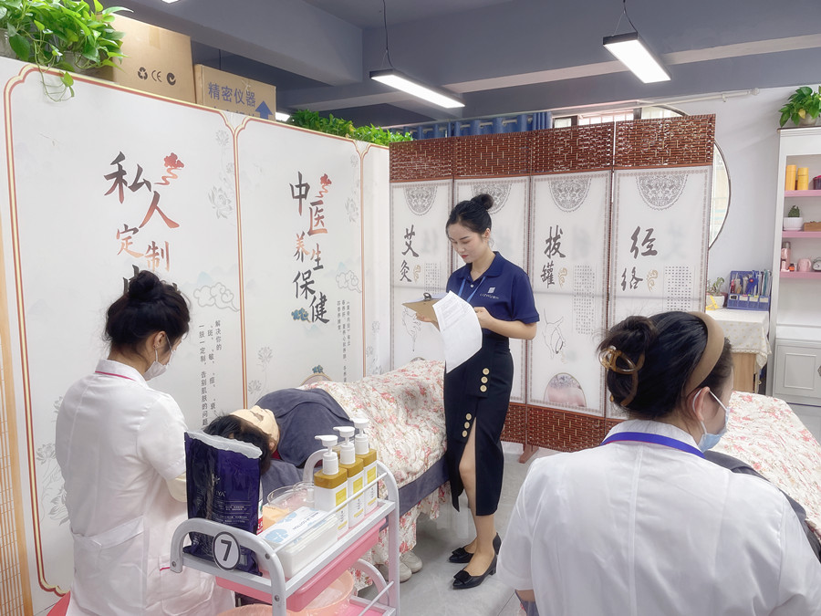 護(hù)膚品不吸收的表現(xiàn)，南寧美容護(hù)膚教學(xué)