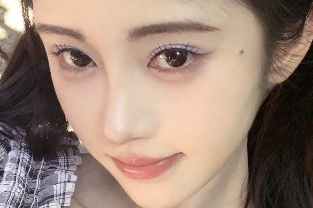 溫柔香芋紫眼妝，學(xué)女明星同款?yuàn)y容