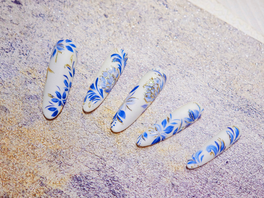 青花瓷美甲，美甲款式小紅書