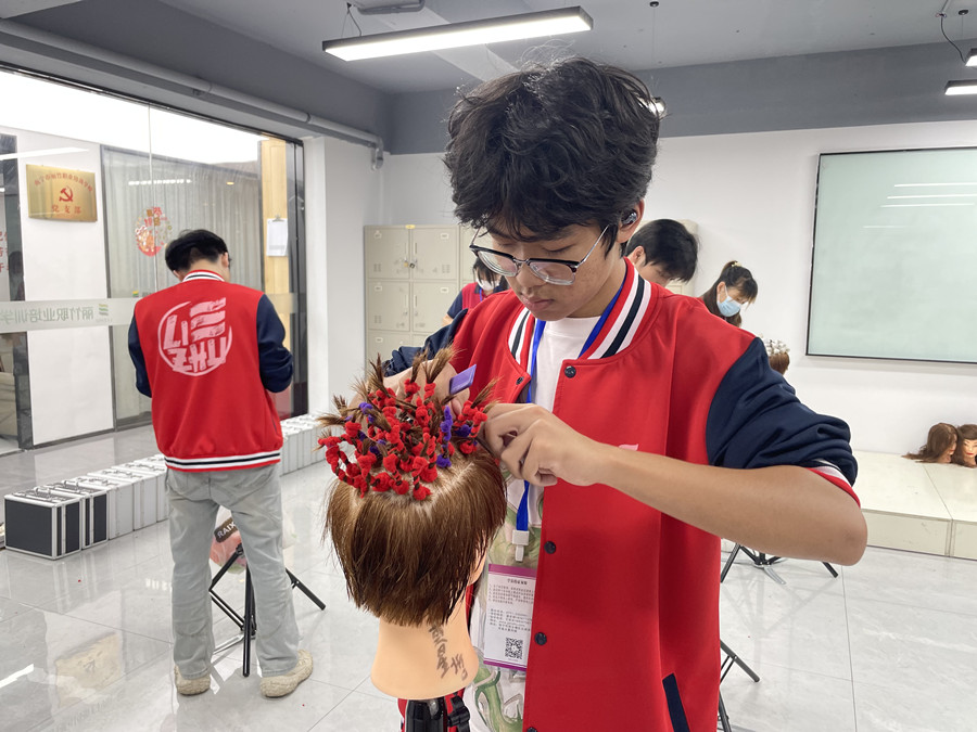 女士流行燙發(fā)款式：燙發(fā)類型有哪些？