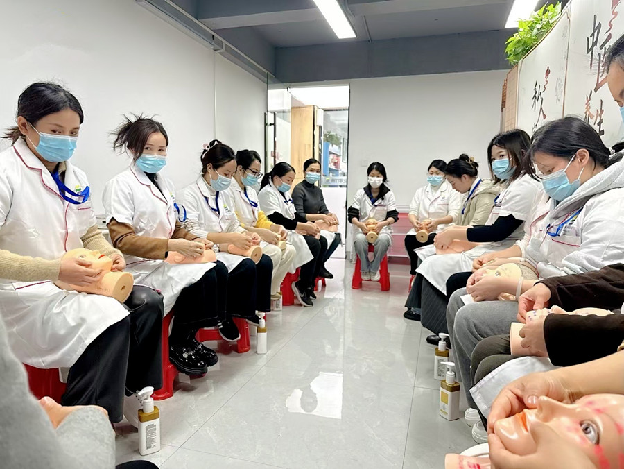 學(xué)美容不能心存僥幸，南寧美容校園生活實(shí)況