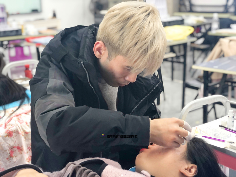 紋繡師都“害怕”的東西 | 廣西紋繡技術(shù)解析