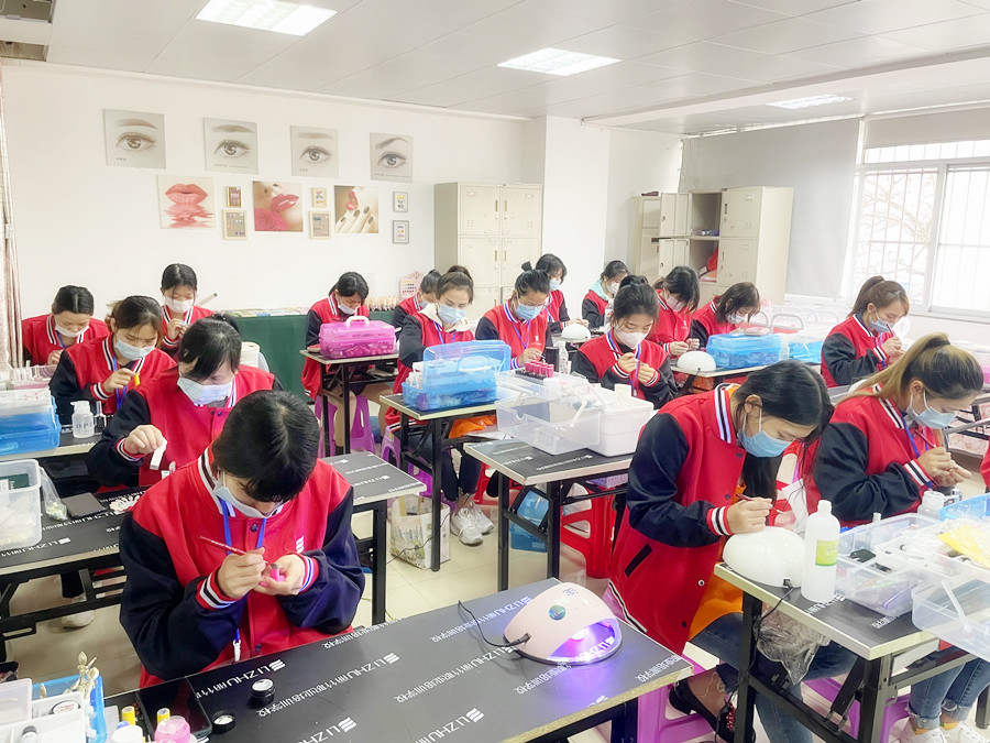 2025女生學(xué)什么專業(yè)就業(yè)前景好蕞容易就業(yè)？