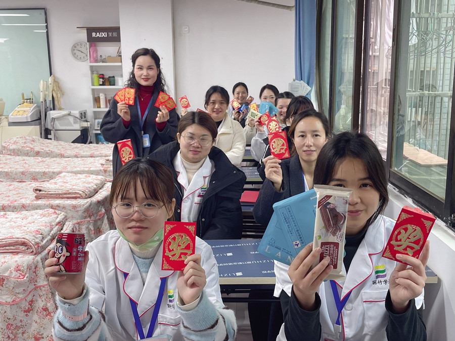 美容班的開學(xué)儀式感，南寧美容培訓(xùn)校園活動(dòng)