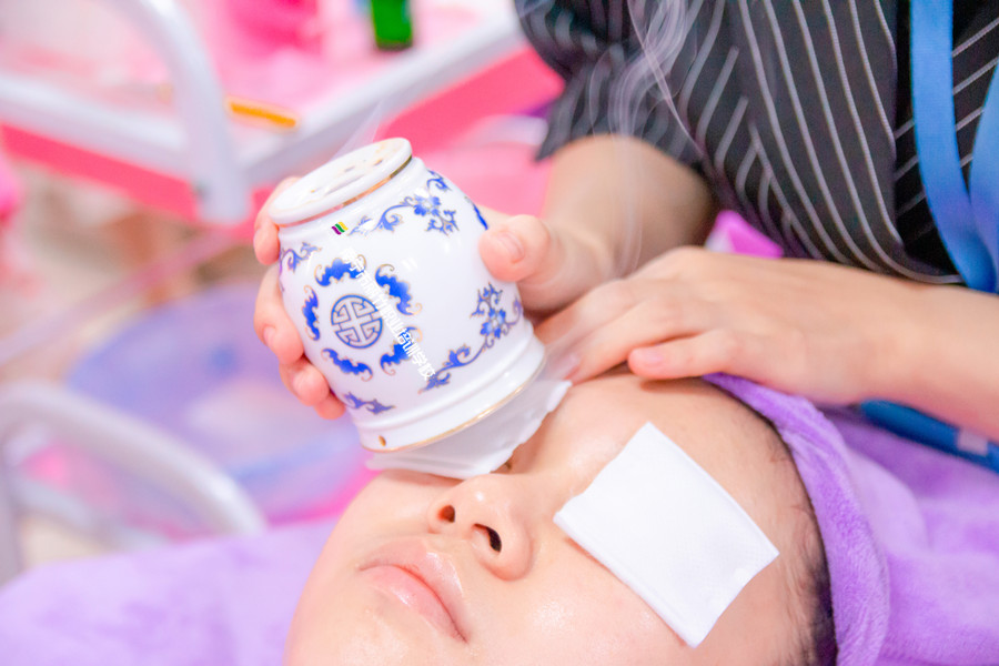 日常眼部護(hù)理貼士，南寧美容皮膚護(hù)膚學(xué)校收集