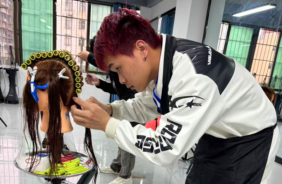 標(biāo)準(zhǔn)杠操作要點解析，廣西燙染培訓(xùn)排行總結(jié)