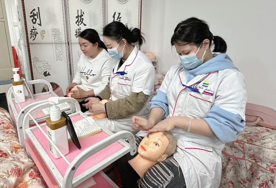 廣西美容護膚基礎(chǔ)教學(xué)：假頭模+實操練習(xí)