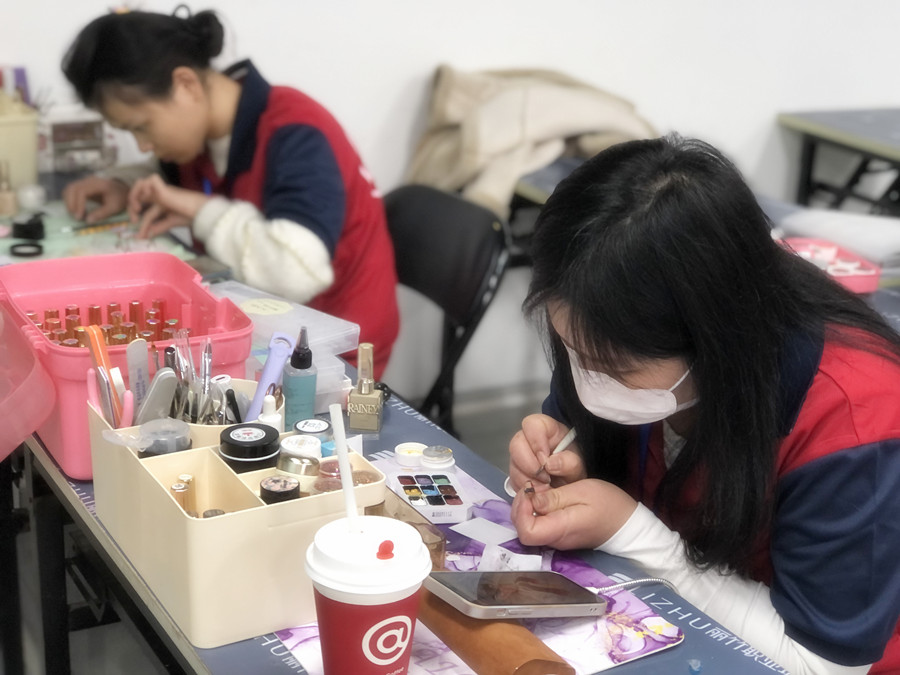 復(fù)古甜酷風(fēng)美甲，南寧美甲進修提升培訓(xùn)作品