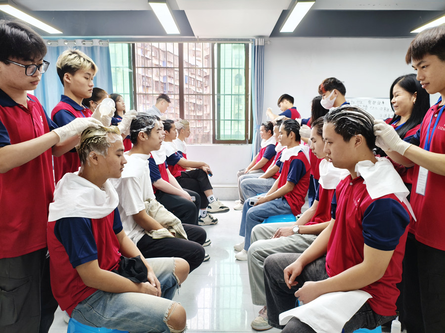 南寧美發(fā)洗護(hù)培訓(xùn)：如何快速坐著洗頭？