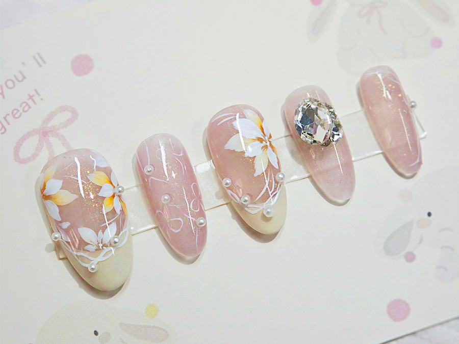 法式花卉美甲解析 | 南寧美甲學(xué)校哪些正規(guī)？