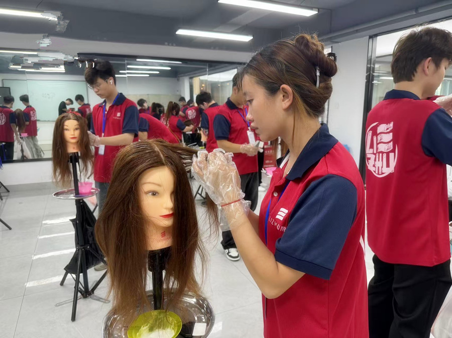 刷染膏的重點(diǎn)，學(xué)燙發(fā)零基礎(chǔ)