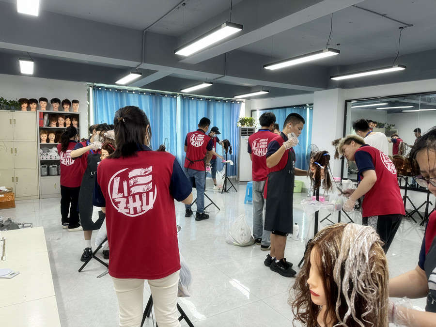 留幾手染發(fā)技術(shù)，廣西燙染訓(xùn)練