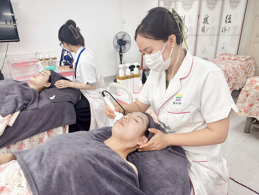 為什么要學會使用美容儀？廣西皮膚管理教學