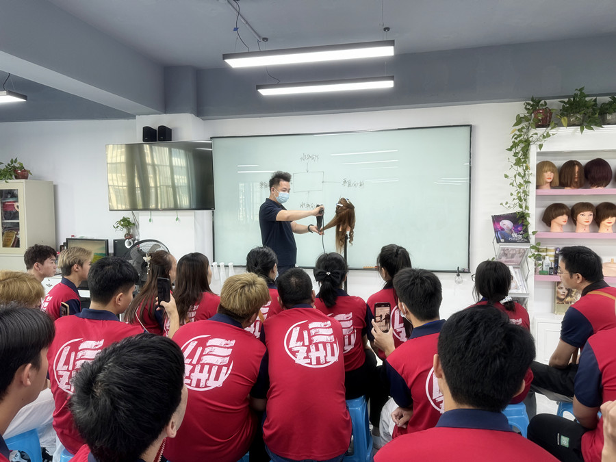 如何正確吹發(fā)護發(fā)，南寧美發(fā)養(yǎng)發(fā)技巧