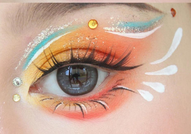 0基礎(chǔ)學(xué)美妝：彩色眼影怎么畫？