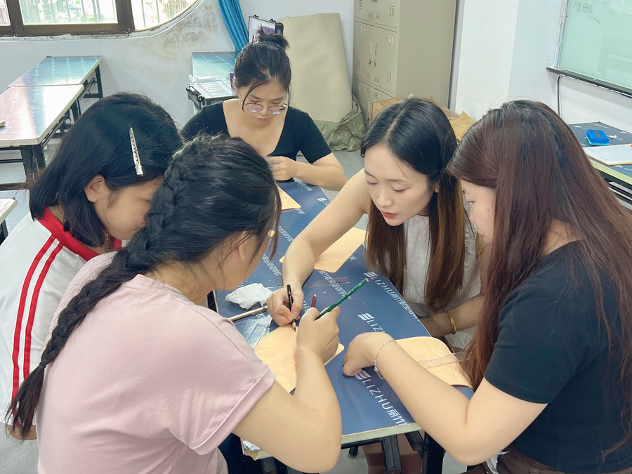 仿皮紋眉設(shè)計(jì)練習(xí) ，告訴你廣西紋繡學(xué)習(xí)哪里專業(yè)