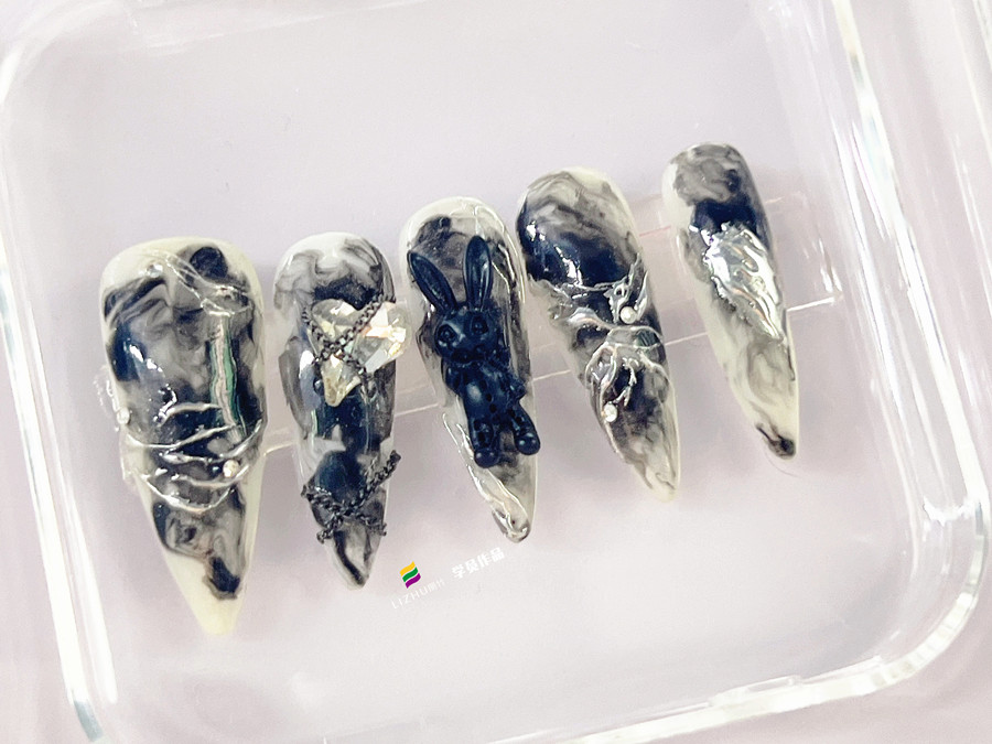 水墨暈染飾品美甲，南寧美甲店學(xué)徒必須款