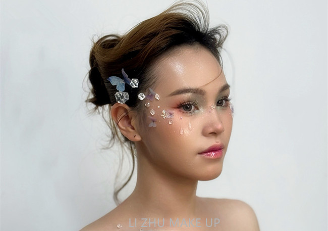 碎鉆氛圍感造型，廣西化妝進(jìn)修深造