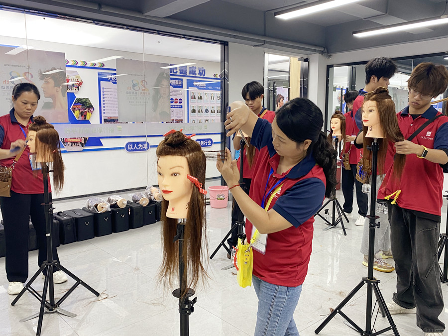 想在廣西學(xué)女士剪發(fā)，廣西美發(fā)怎么招生