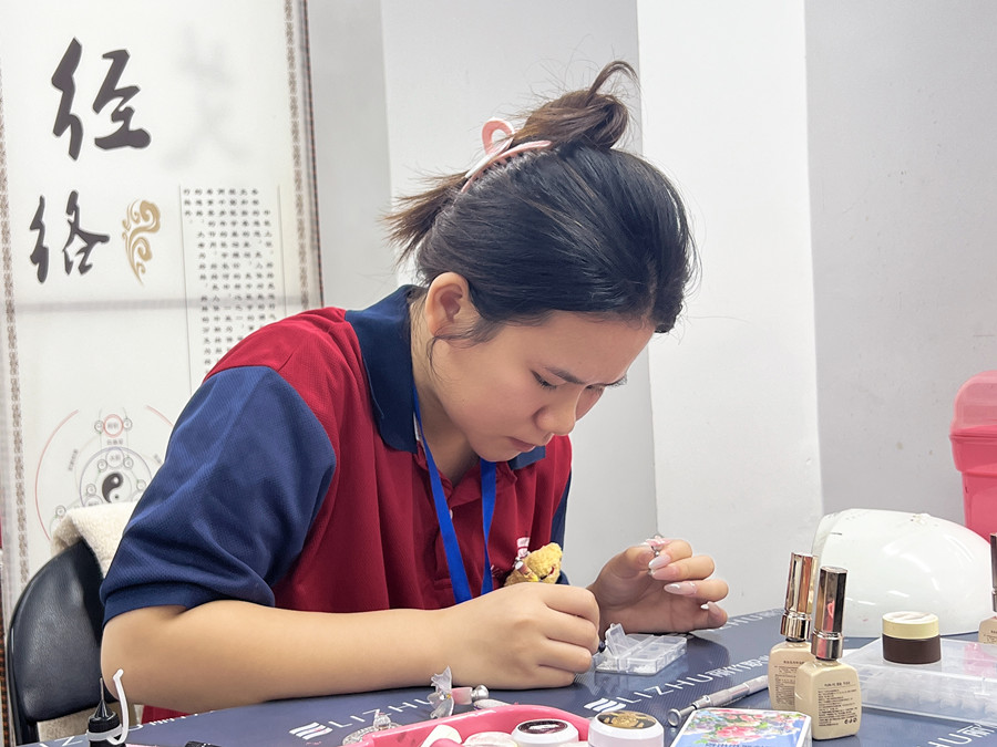 冰粉蝴蝶美甲，南寧美甲技能大賽作品解析