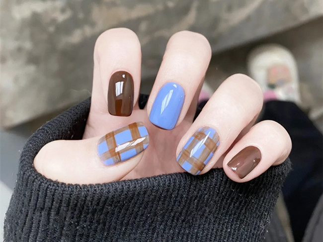 清新藍(lán)格紋美甲，南寧美甲訓(xùn)練