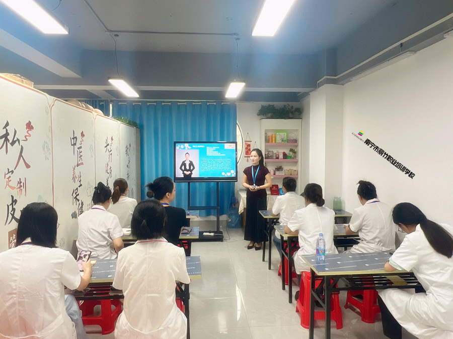 學(xué)習(xí)美容儀器的重要性，南寧美容進(jìn)修培訓(xùn)