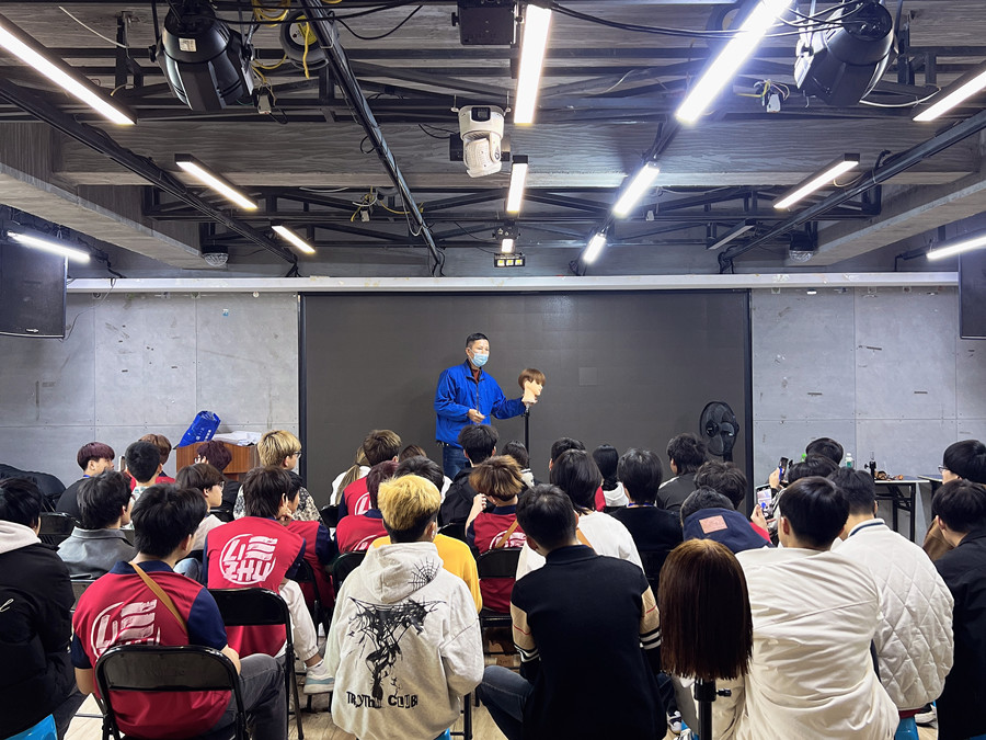 男士發(fā)型手法示范課堂，南寧剪發(fā)學(xué)習(xí)