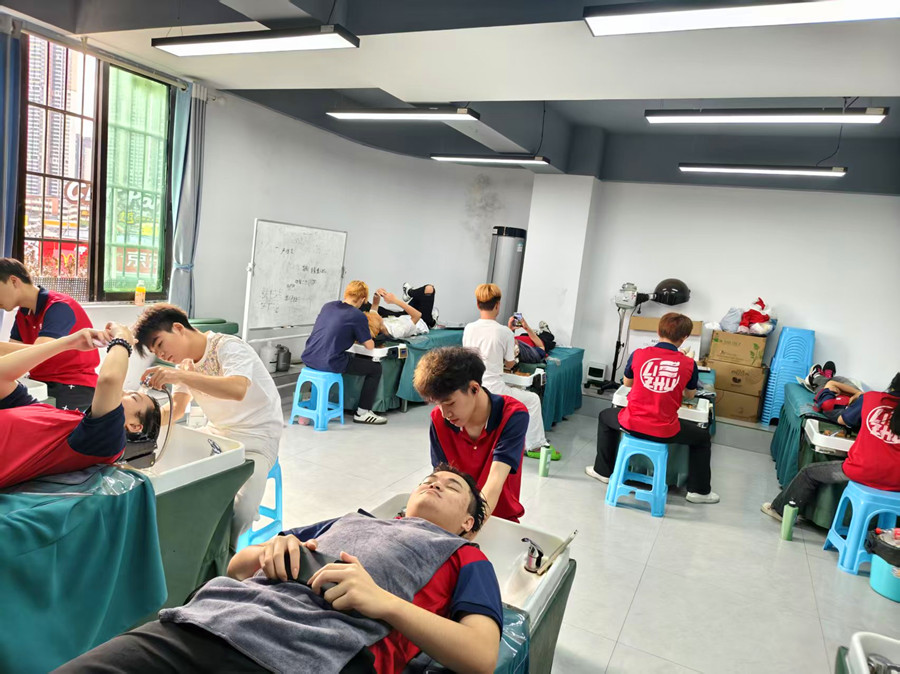 專業(yè)美發(fā)洗護和普通洗頭的區(qū)別，南寧美發(fā)教學(xué)